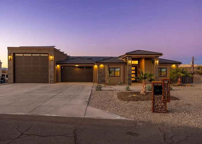 Modern Havasu Escape Luxury Pool And Gourmet Grill With Fire Pit