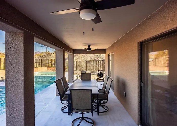 Modern Havasu Escape Luxury Pool And Gourmet Grill With Fire Pit Lake Havasu City