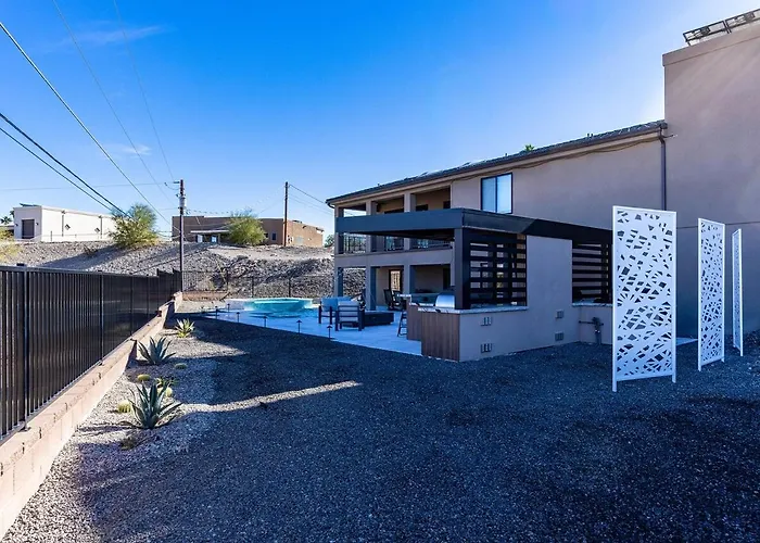 Modern Havasu Escape Luxury Pool And Gourmet Grill With Fire Pit Ferienhaus