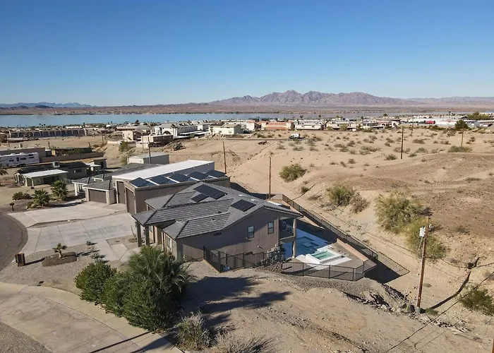 Modern Havasu Escape Luxury Pool And Gourmet Grill With Fire Pit Ferienhaus