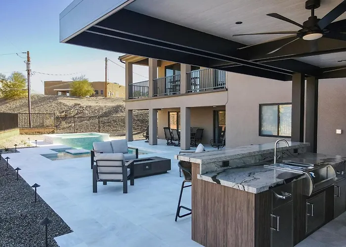 Modern Havasu Escape Luxury Pool And Gourmet Grill With Fire Pit * Lake Havasu City