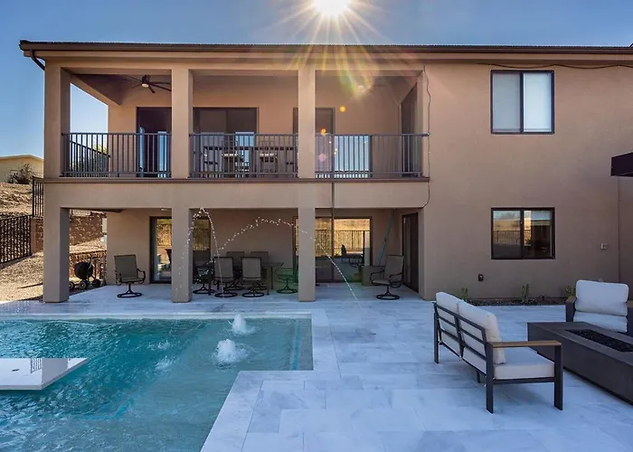 Modern Havasu Escape Luxury Pool And Gourmet Grill With Fire Pit Lake Havasu City