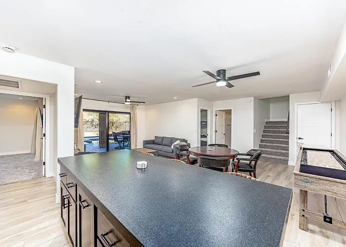 Modern Havasu Escape Luxury Pool And Gourmet Grill With Fire Pit Lake Havasu City