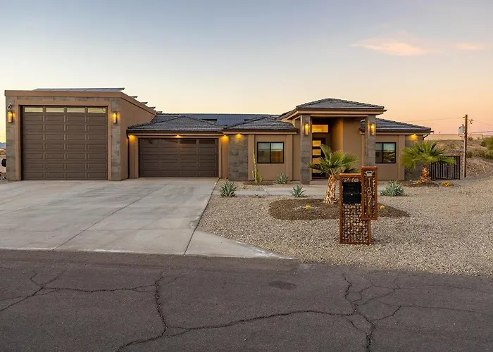 Modern Havasu Escape Luxury Pool And Gourmet Grill With Fire Pit Ferienhaus *