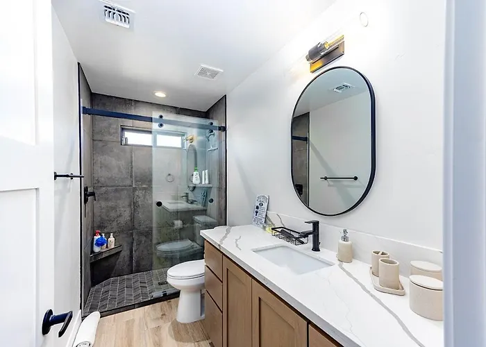 Modern Havasu Escape Luxury Pool And Gourmet Grill With Fire Pit *