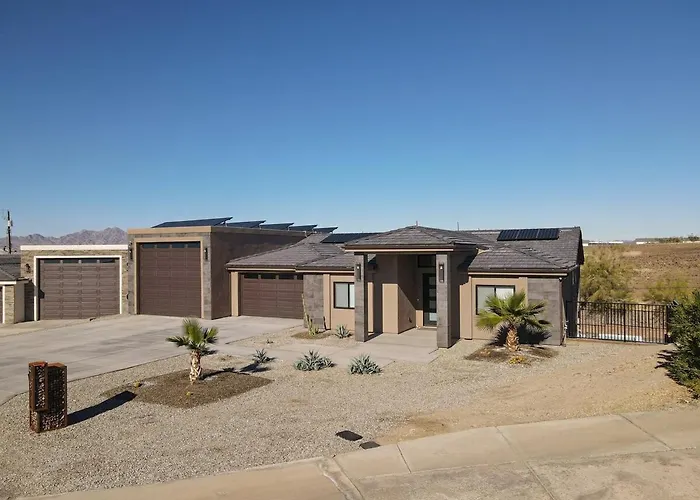 Modern Havasu Escape Luxury Pool And Gourmet Grill With Fire Pit Ferienhaus *