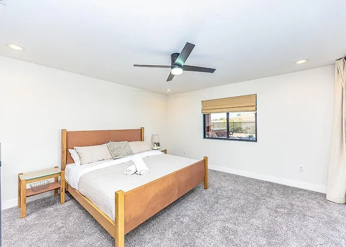 Ferienhaus Modern Havasu Escape Luxury Pool And Gourmet Grill With Fire Pit Lake Havasu City