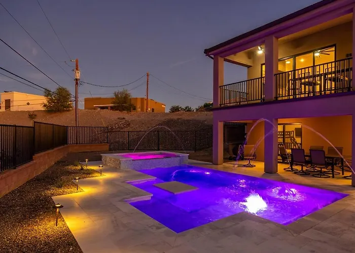 Modern Havasu Escape Luxury Pool And Gourmet Grill With Fire Pit Ferienhaus