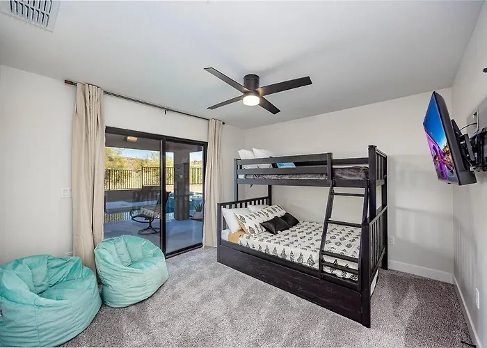 Modern Havasu Escape Luxury Pool And Gourmet Grill With Fire Pit *