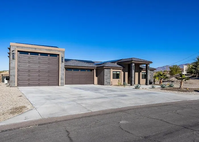 Ferienhaus Modern Havasu Escape Luxury Pool And Gourmet Grill With Fire Pit Lake Havasu City